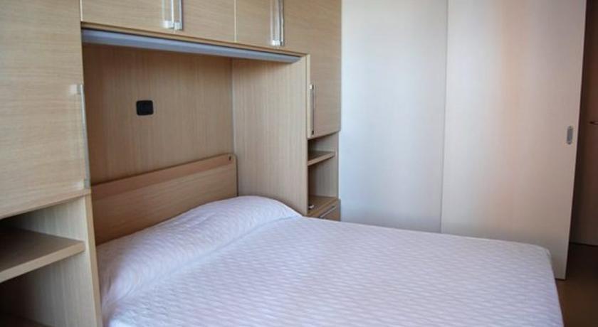 Aparthotel Capitol Grado Room photo